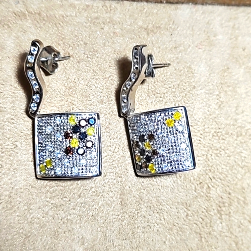Pomellato-style real diamonds earrings.